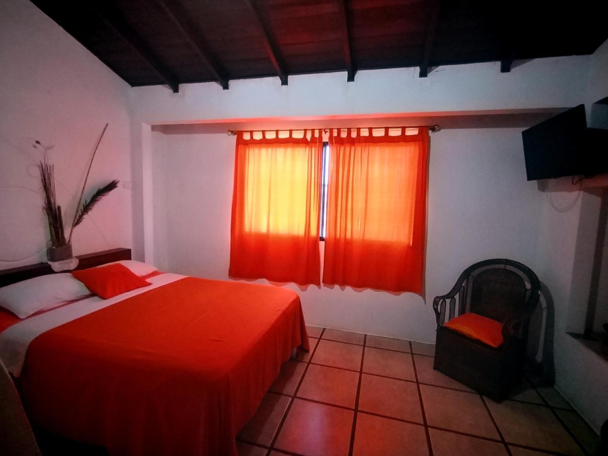 Hotel Cocos Салинас Екстериор снимка